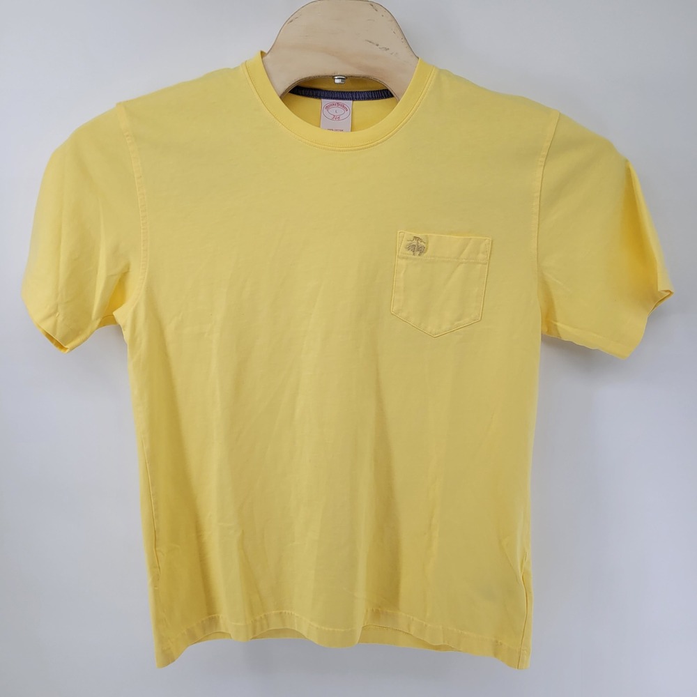 Brooks Brothers 346 T-Shirt Mens Large Yellow Short Sleeve‎ Pocket Cotton Logo